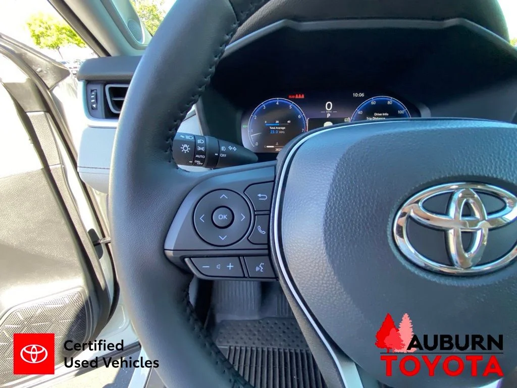 Certified Used 2025 Wind Chill Pearl Toyota Limited image 39