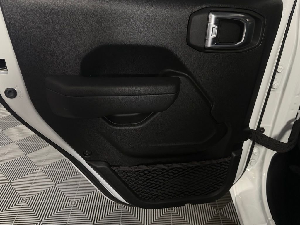 Used 2022 White Jeep Unlimited Sport S image 27