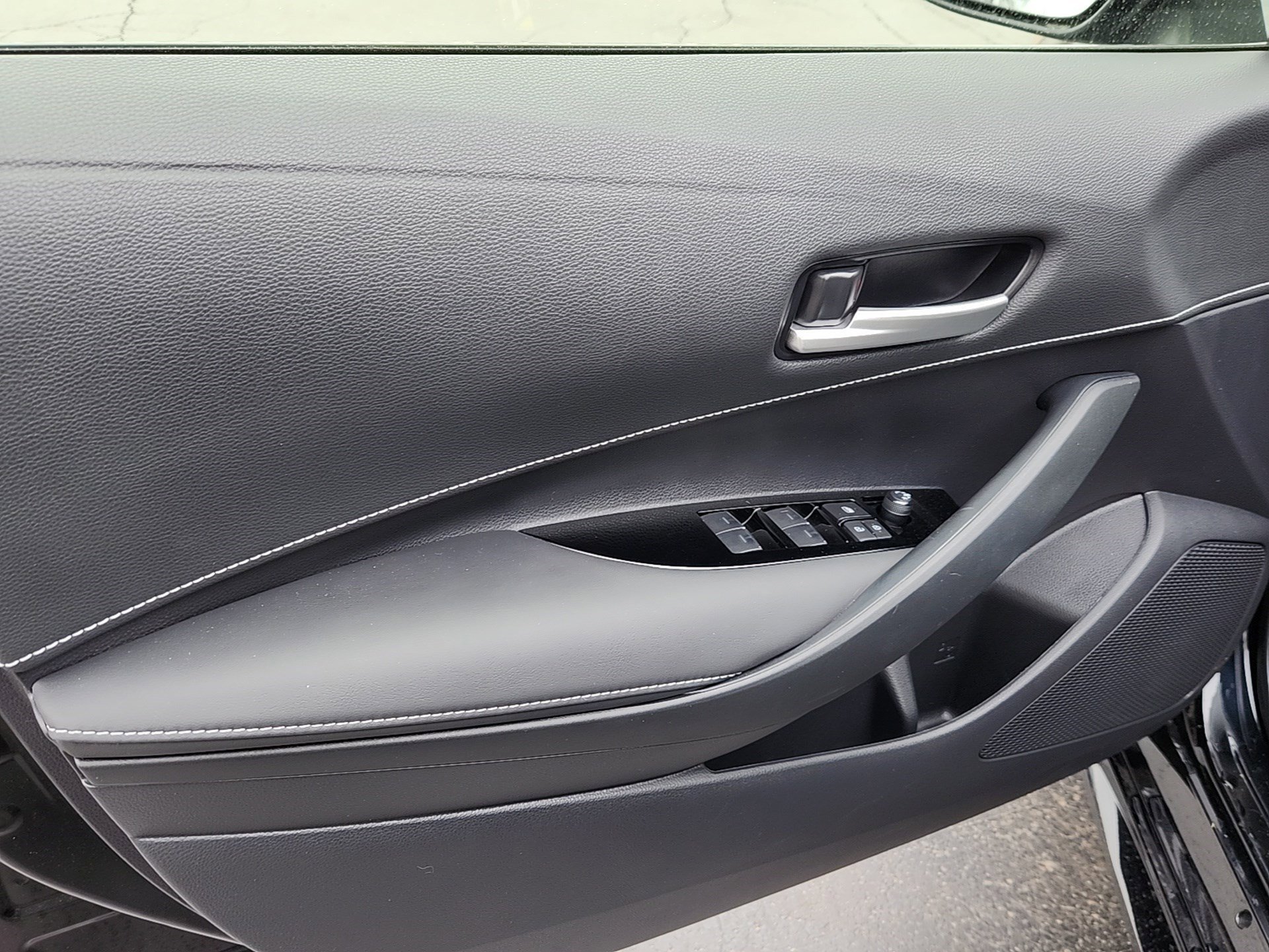 2024 Toyota Corolla Hatchback SE - Photo 10