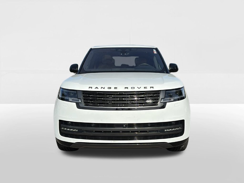 Used 2023 White Land Rover SE image 3