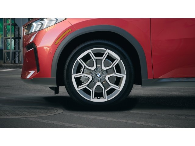 New 2026 Vegas Red Metallic BMW xDrive28i image 7