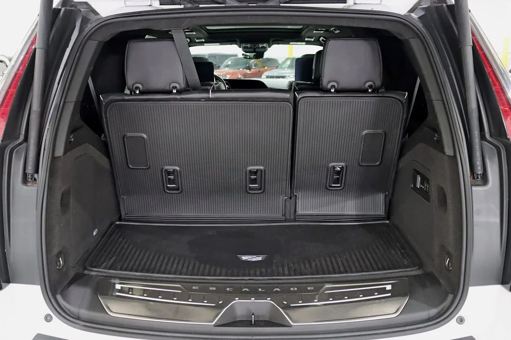 Used 2023 White Cadillac Sport Platinum image 45