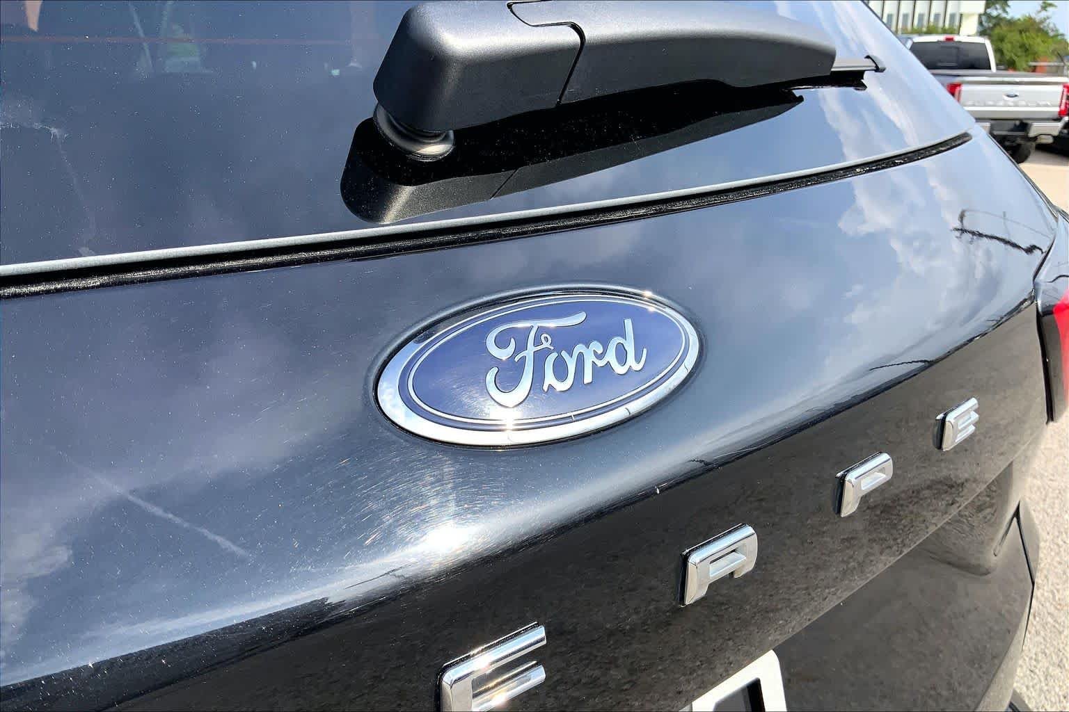 Used 2024 Agate Black Metallic Ford ST-Line image 8