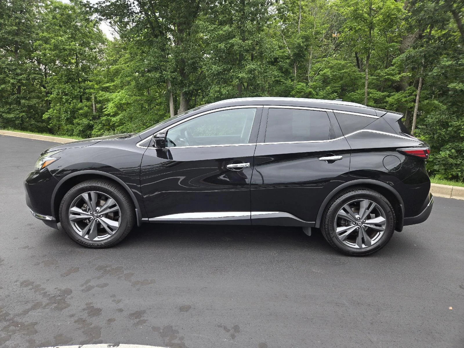 Used 2019 Magnetic Black Pearl Nissan Platinum image 5