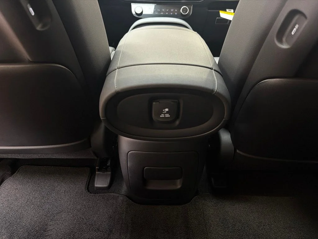 New 2027 Abyss Black Pearl Hyundai Calligraphy image 19
