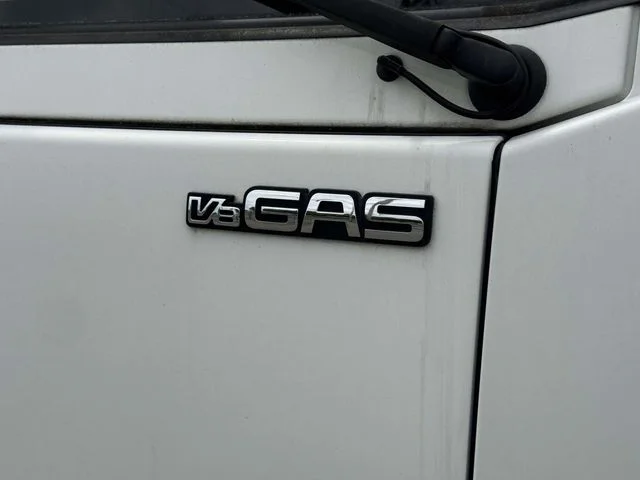 Used 2020 White Isuzu 200 image 8