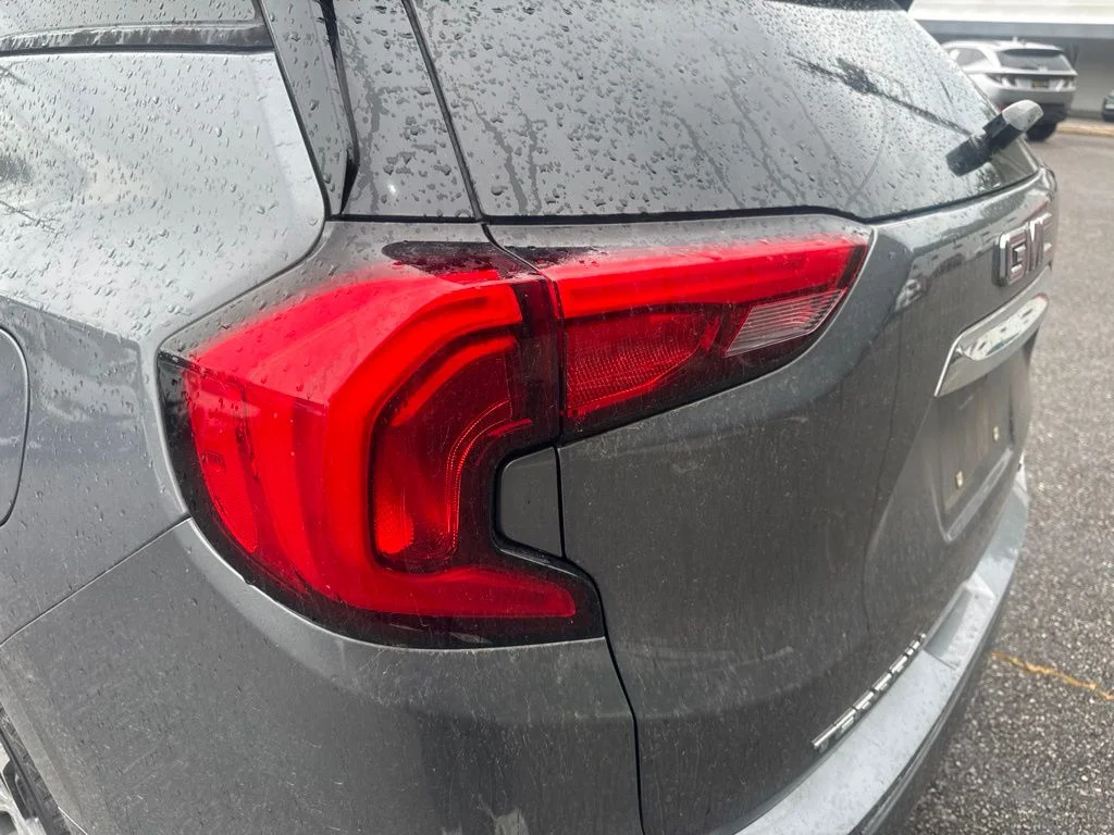 Used 2019 Gray GMC Denali image 9