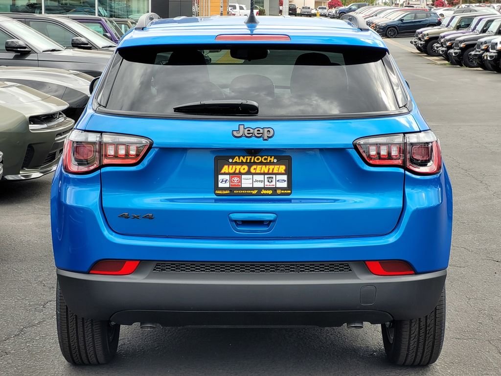 New 2026 Hydro Blue Pearlcoat Jeep Latitude image 4