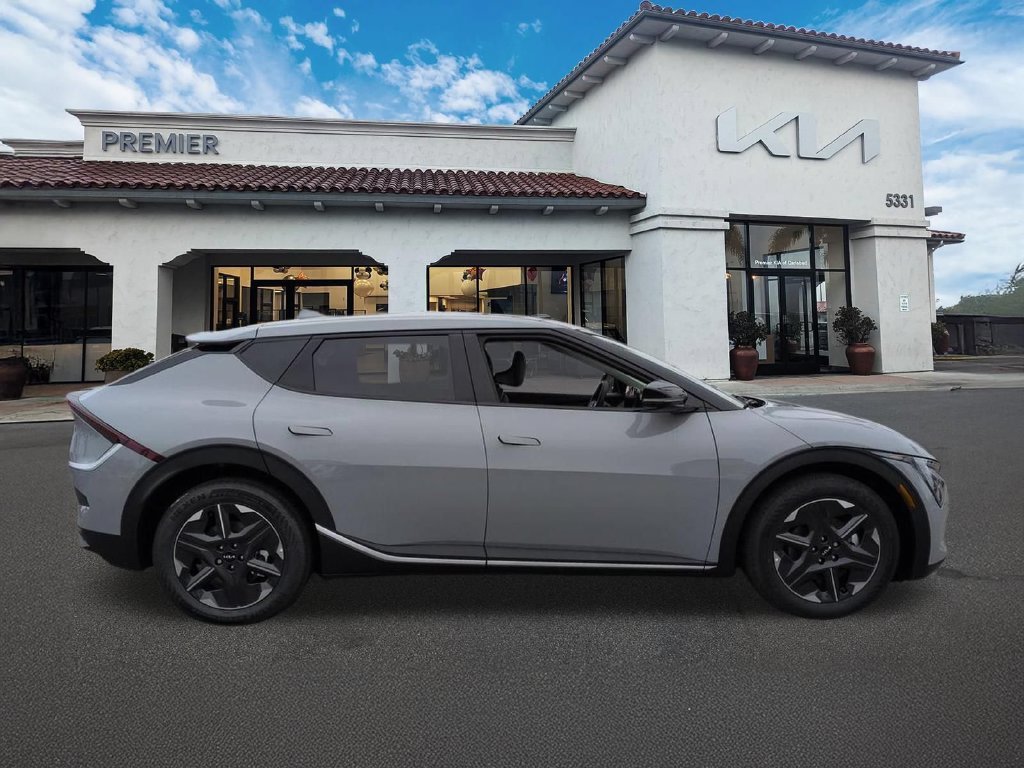 New 2026 Wolf Gray Kia LIGHT image 9