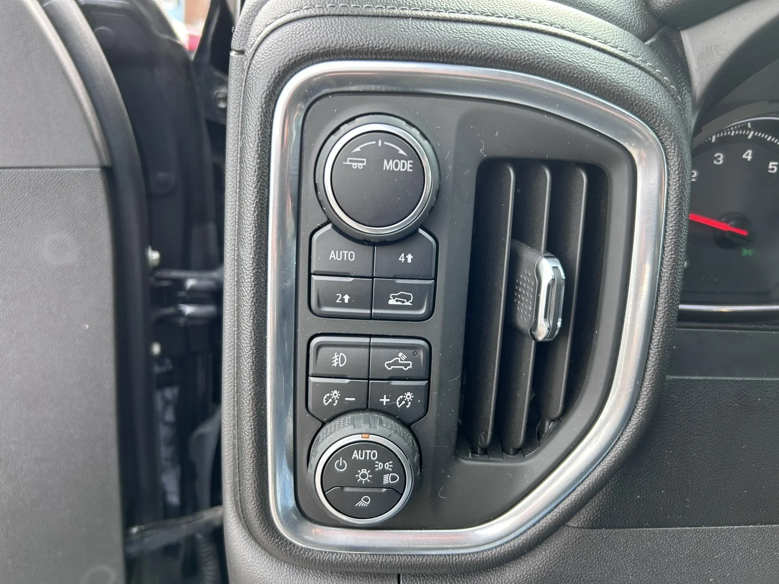 Used 2020 Black Chevrolet LTZ image 16