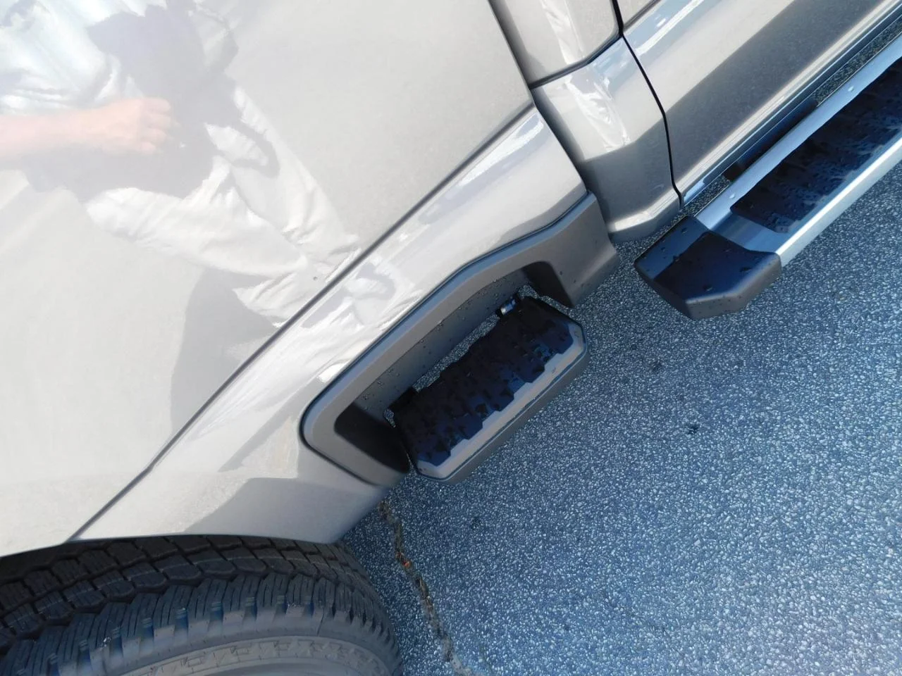 New 2027 Carbonized Gray Metallic Ford F-250® Lariat® image 13