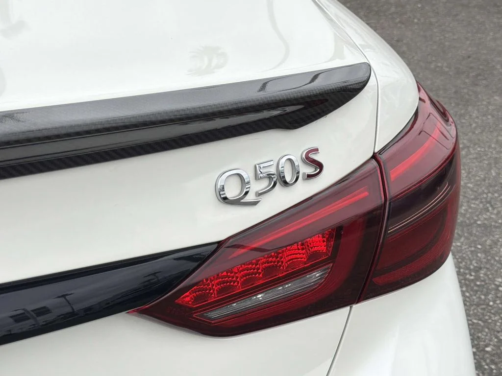 Used 2021 MAJESTIC WHITE INFINITI RED SPORT 400 image 23