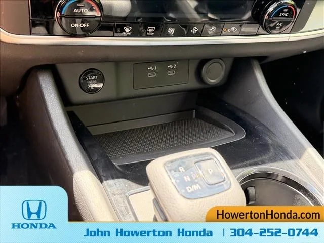 Used 2024 Silver Nissan SV image 22