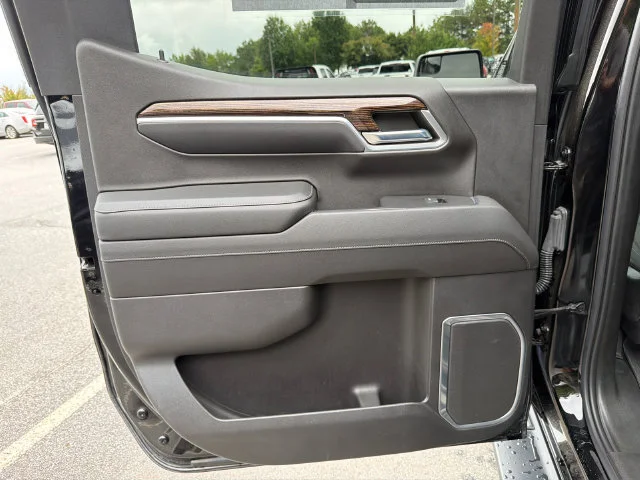 Used 2022 ONYX BLACK GMC Elevation image 21