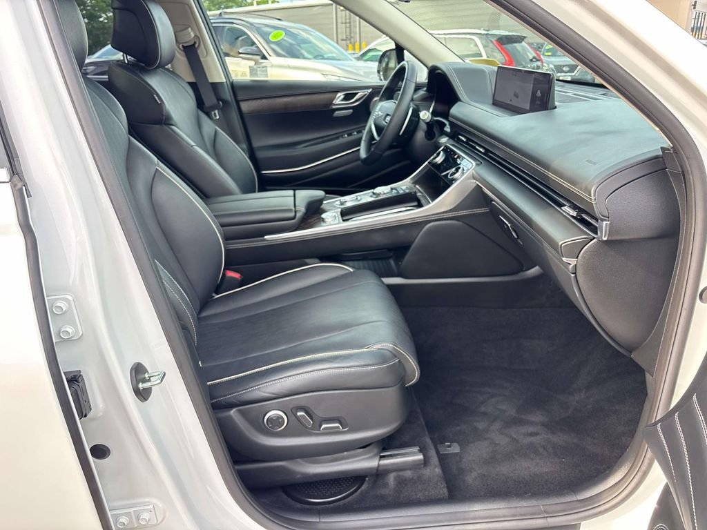 Used 2024 White Genesis 3.5T image 18