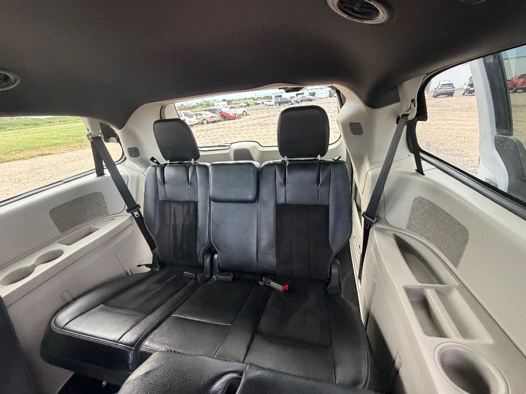 Used 2018 White Knuckle Clearcoat Dodge SXT image 13
