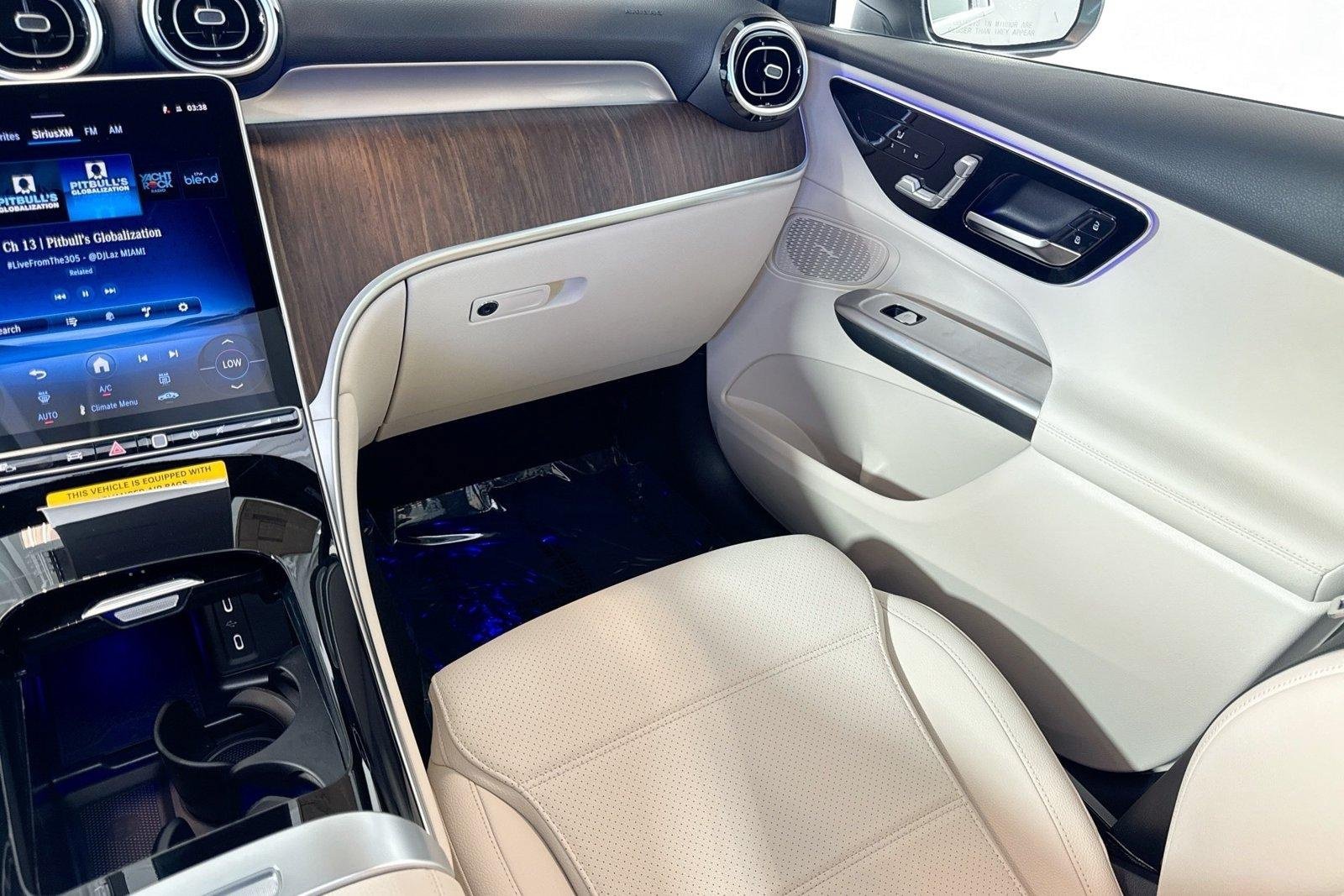 New 2026 Polar White Mercedes-Benz GLC 300 image 20