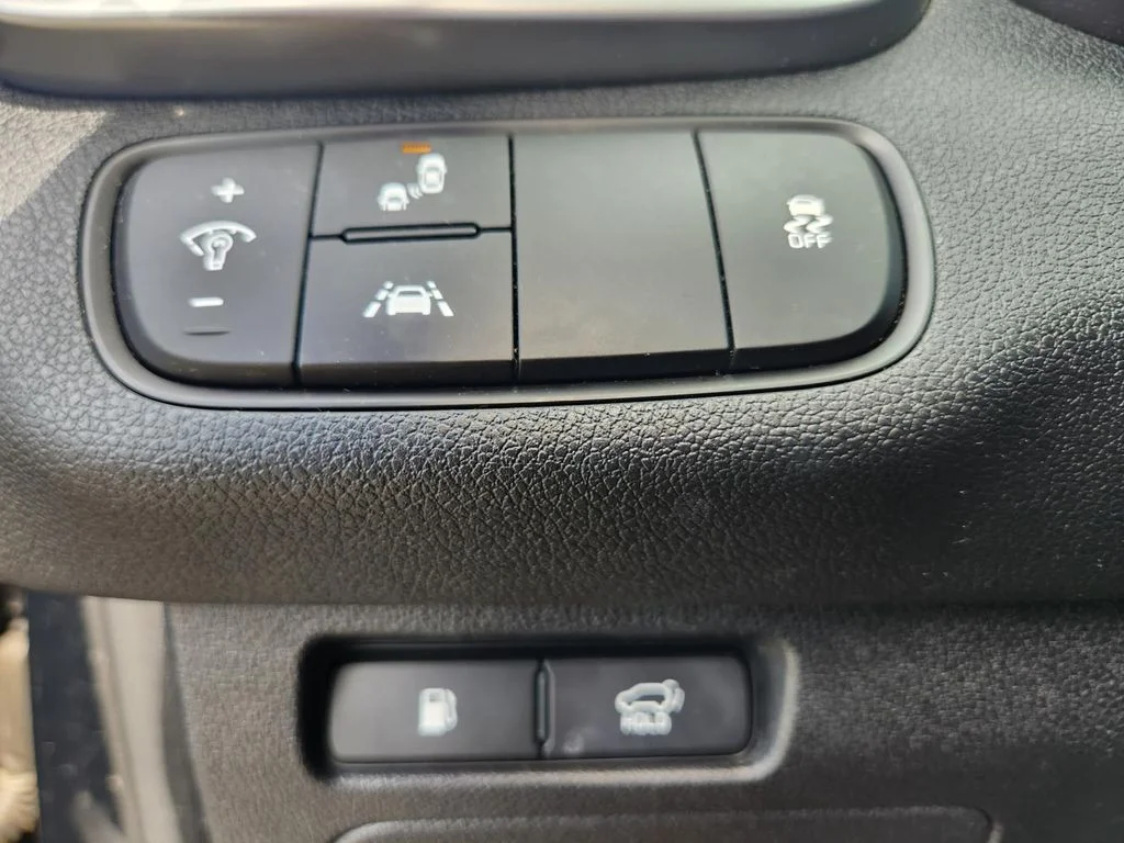 Used 2020 Black Kia EX image 23