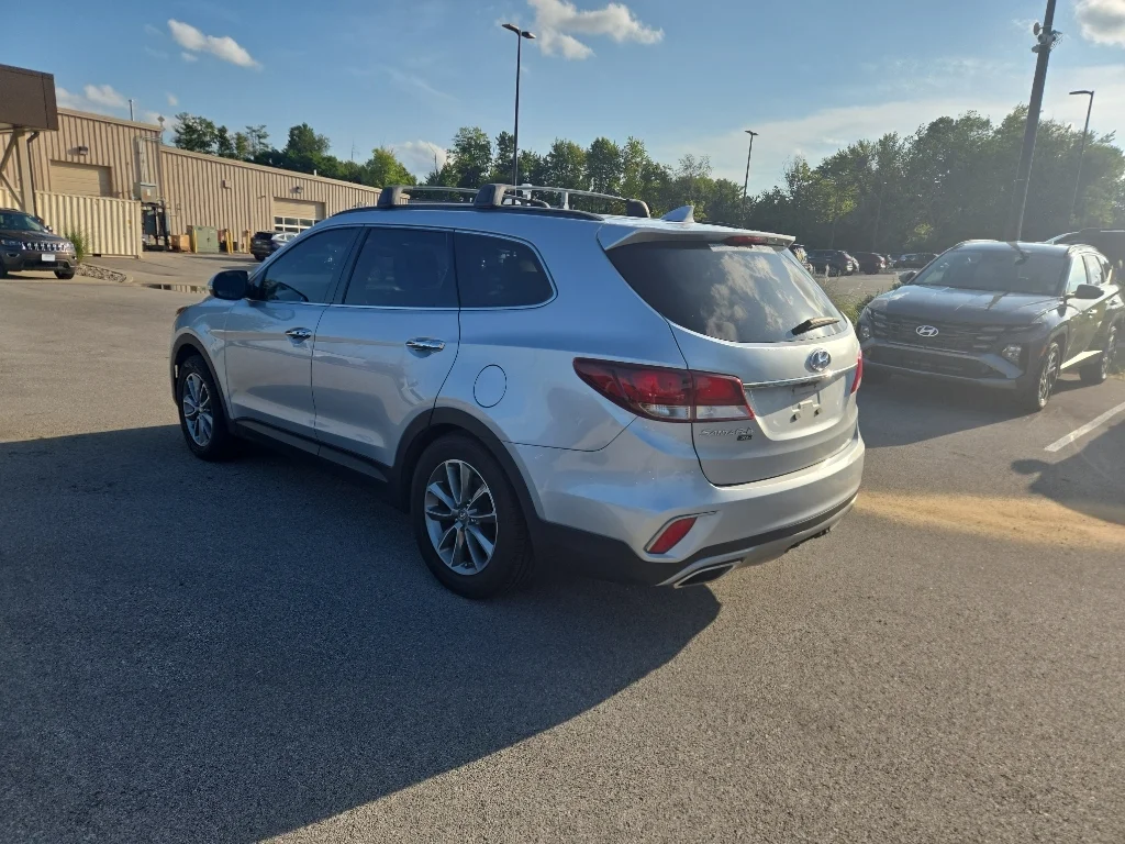 Used 2019 Circuit Silver Hyundai SE image 5