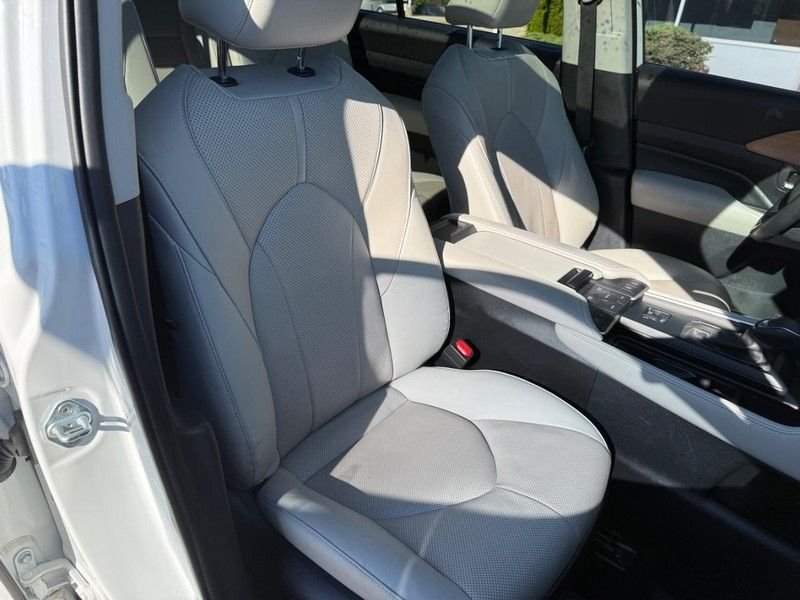 Used 2024 Pearl Toyota Limited image 11