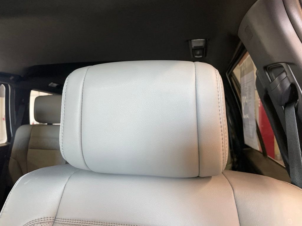 Used 2025 White Toyota SR5 image 12