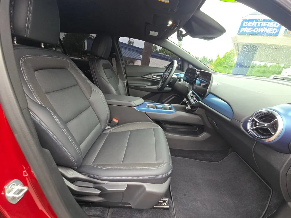 Used 2025 Radiant Red Tintcoat Chevrolet LT image 11