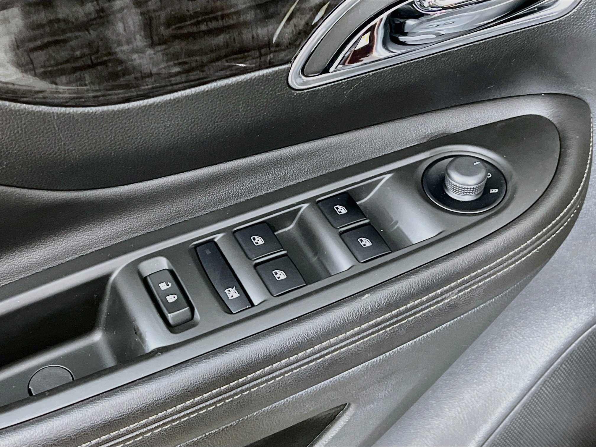 Used 2013 Deep Espresso Brown Metallic Buick CONVENIENCE image 9