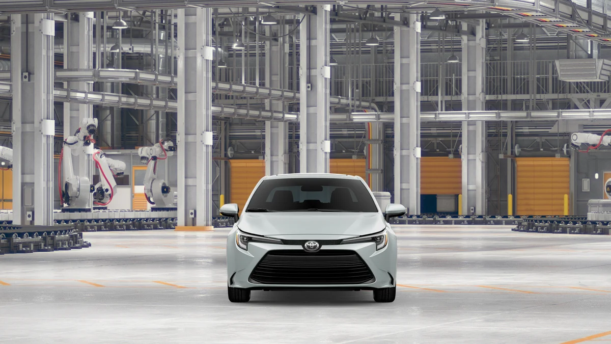 New 2026 Wind Chill Pearl Toyota Hybrid XLE image 17