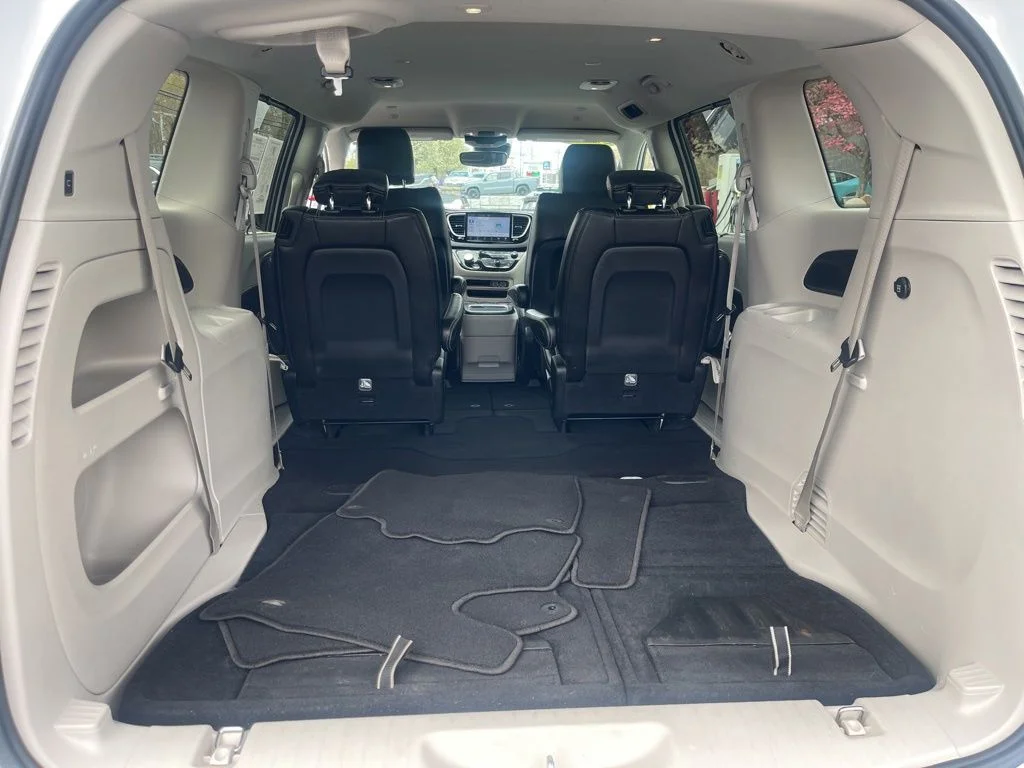 Used 2024 White Chrysler Touring L image 22