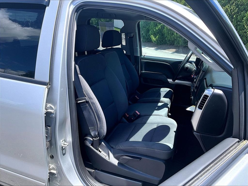 Used 2018 Silver Chevrolet LT image 11