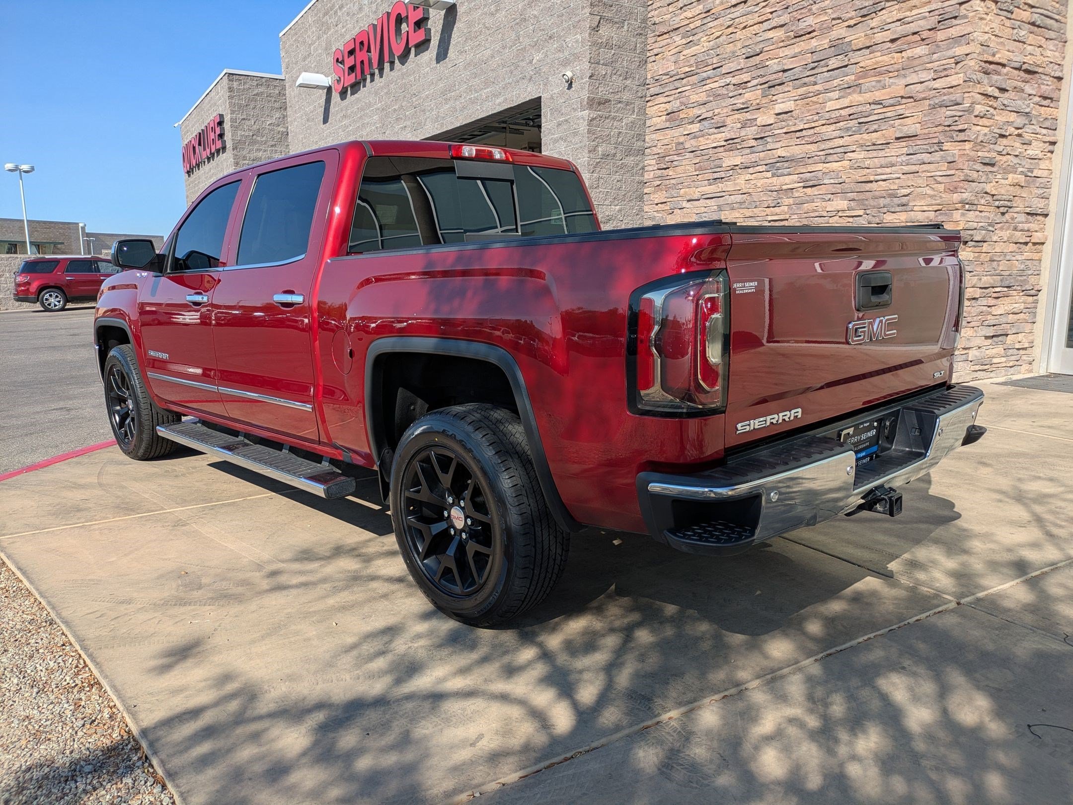 Used 2018 Red Quartz Tintcoat GMC SLT image 4