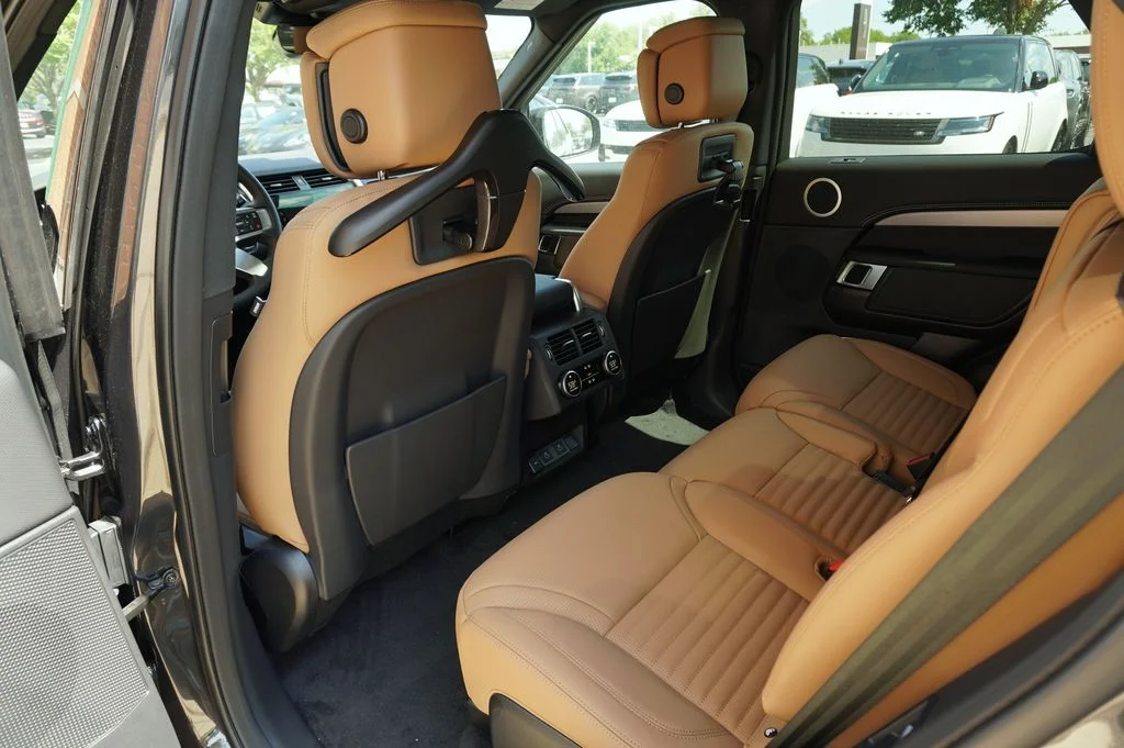 New 2026 Carpathian Grey Land Rover Dynamic SE image 27