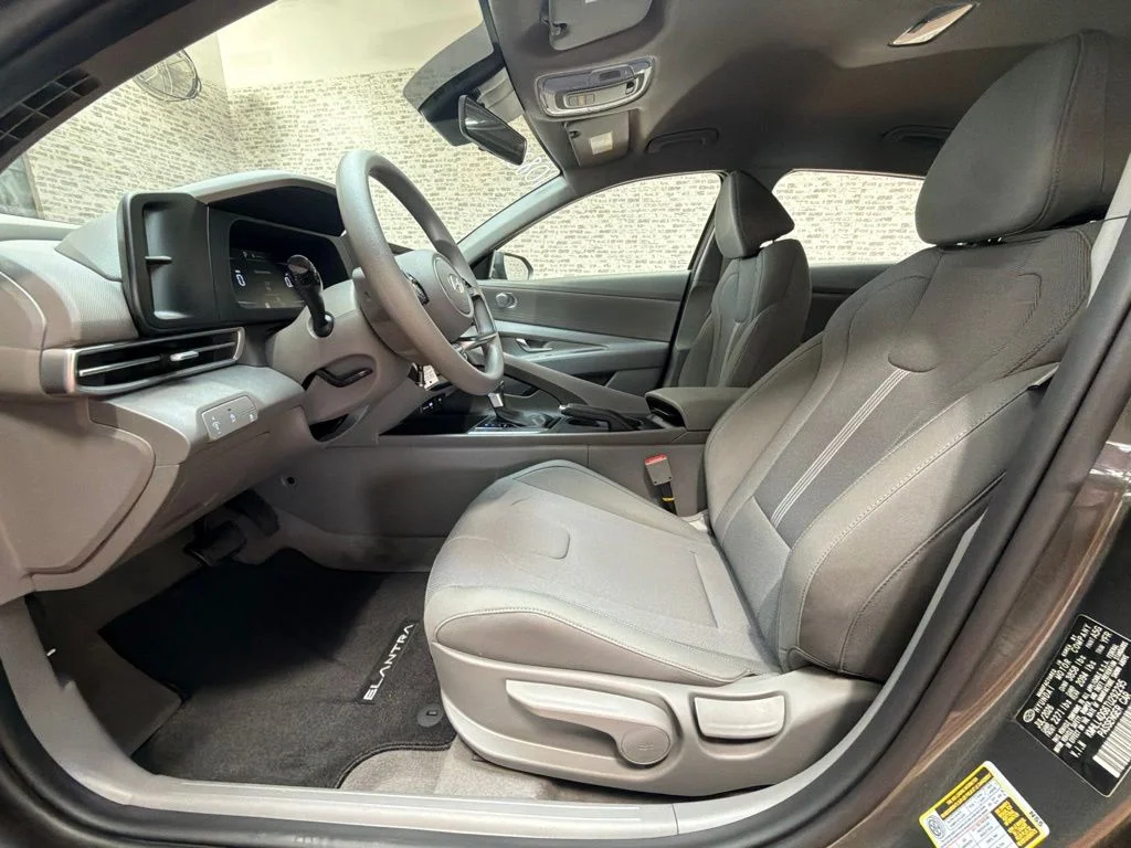 New 2026 Amazon Gray Hyundai SE image 22