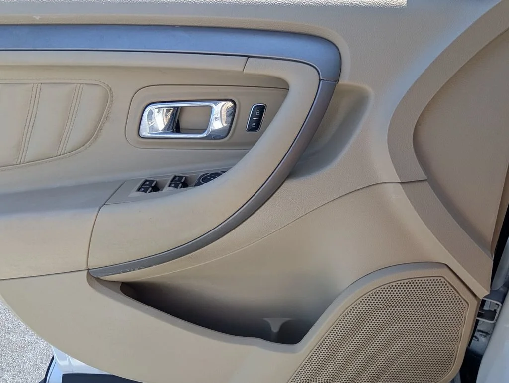 Used 2015 White Ford SEL image 28