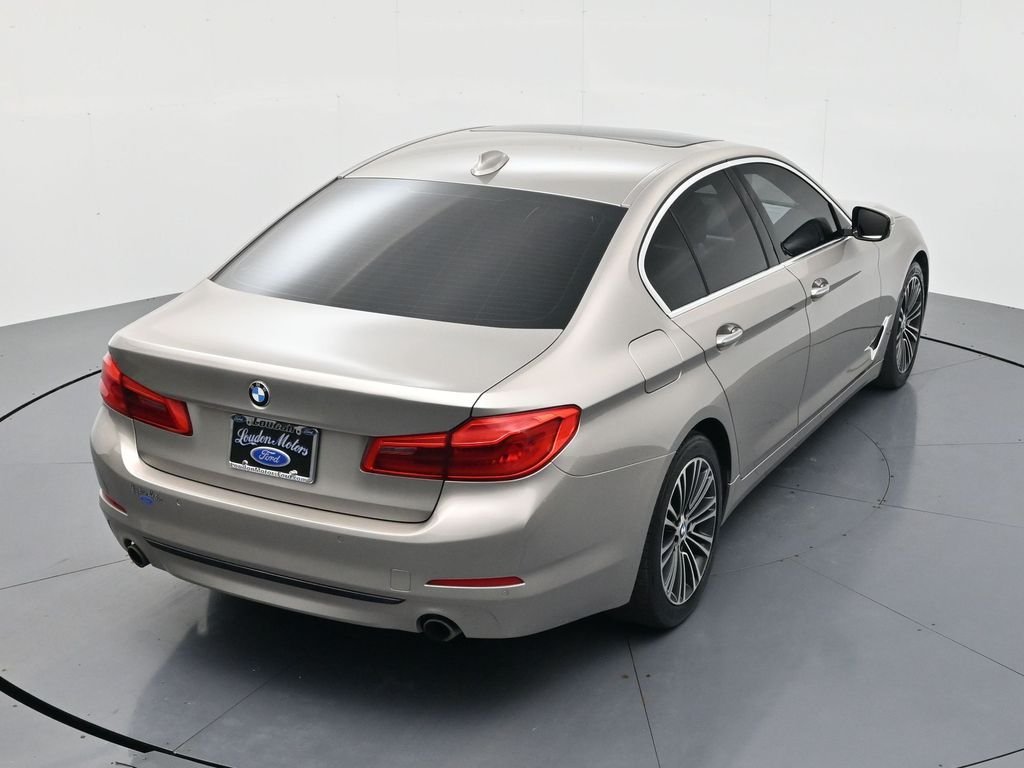 Used 2017 Cashmere Silver Metallic BMW 530i xDrive image 42