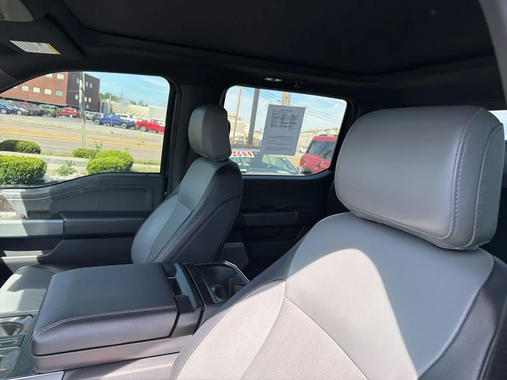 Used 2023 Gray Metallic Ford Lariat image 9