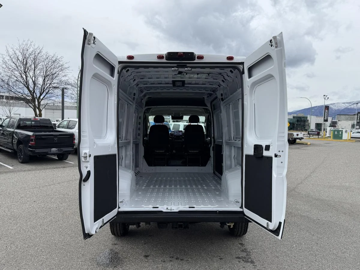 Used 2025 White RAM SLT image 10