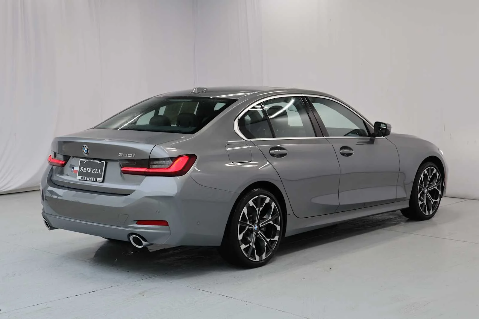 Certified Used 2025 Skyscraper Grey Metallic BMW 330i image 7