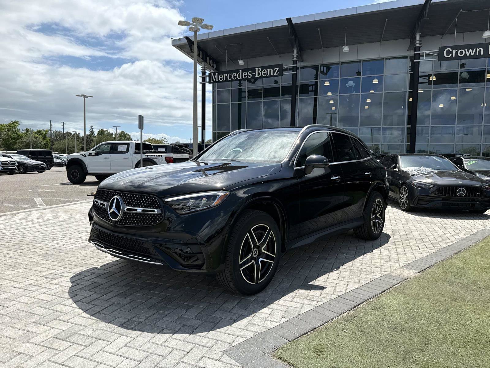 New 2026 Black Mercedes-Benz 300 SUV image 2