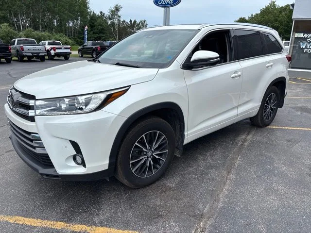 Used 2018 Blizzard Pearl Toyota Limited image 3