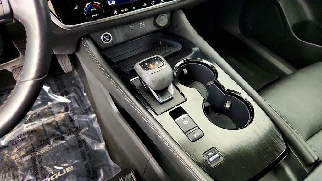 Used 2023 Gun Metallic Nissan FWD SL image 18