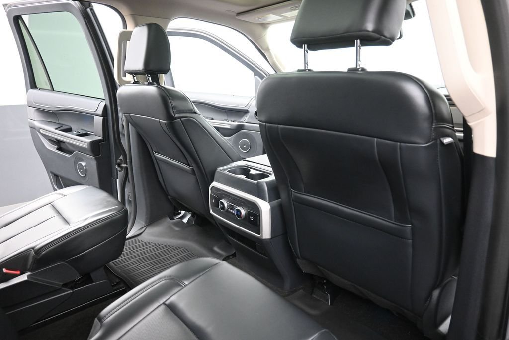 Used 2022 Silver Ford XLT image 12