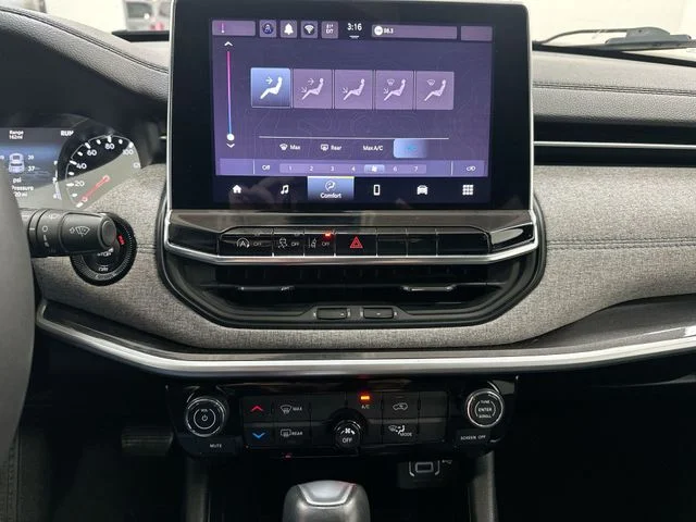 Used 2024 Black Jeep Latitude image 17