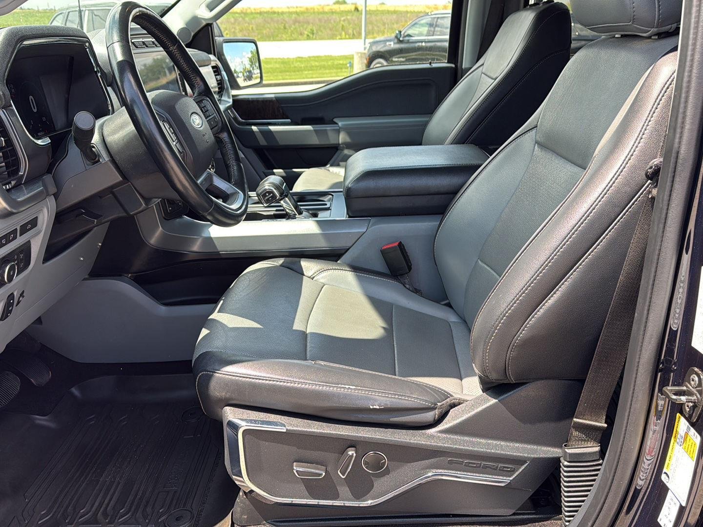Used 2021 Antimatter Blue Ford LARIAT image 10
