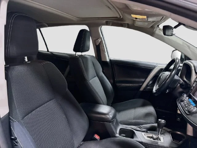 Used 2017 White Toyota XLE image 23