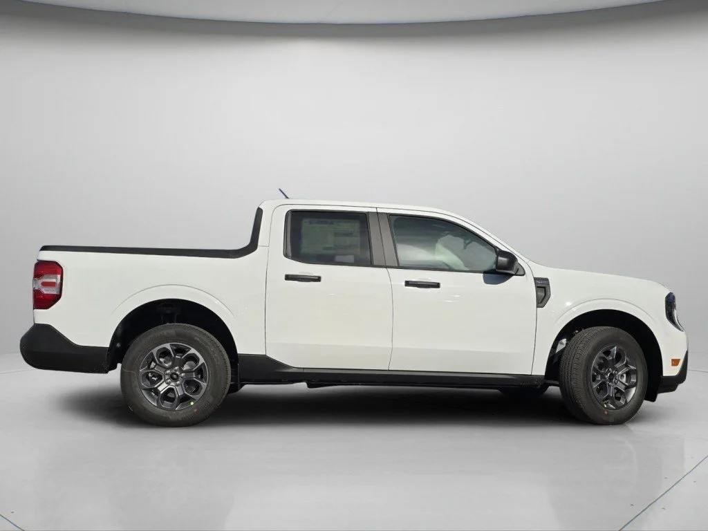 New 2026 Oxford White Ford XLT image 26