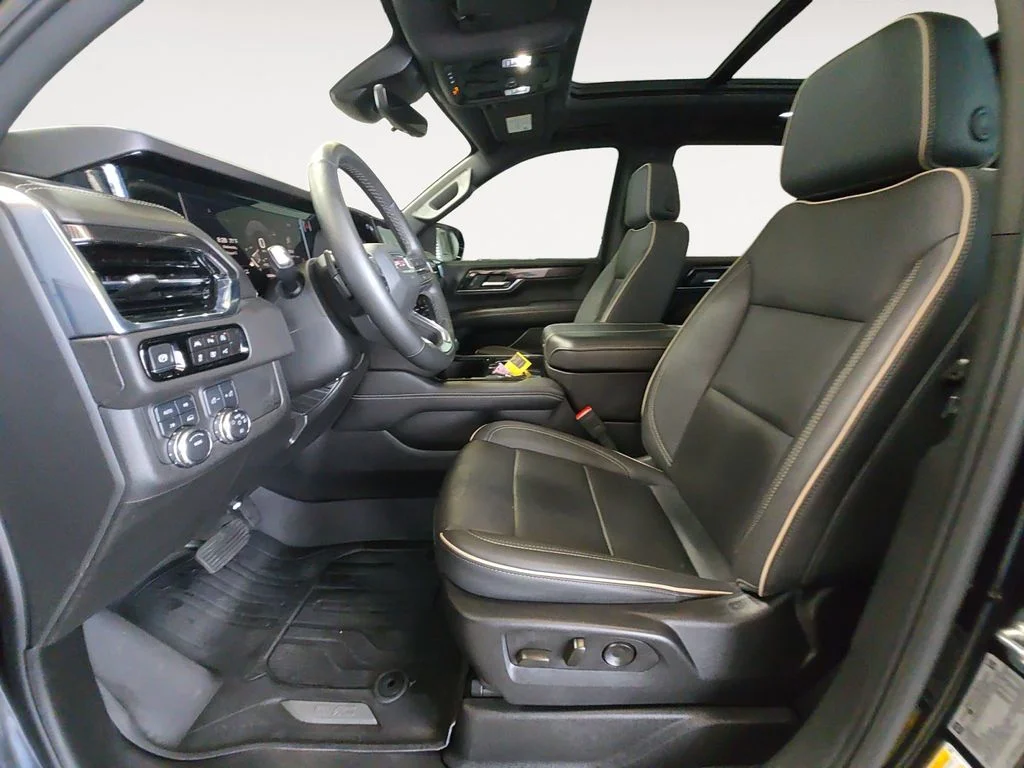 Used 2025 Black GMC Elevation image 11