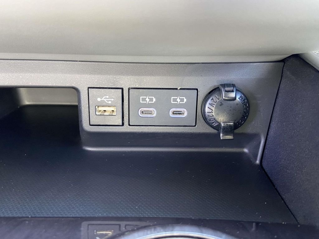 2026 Toyota Highlander Platinum - Photo 29