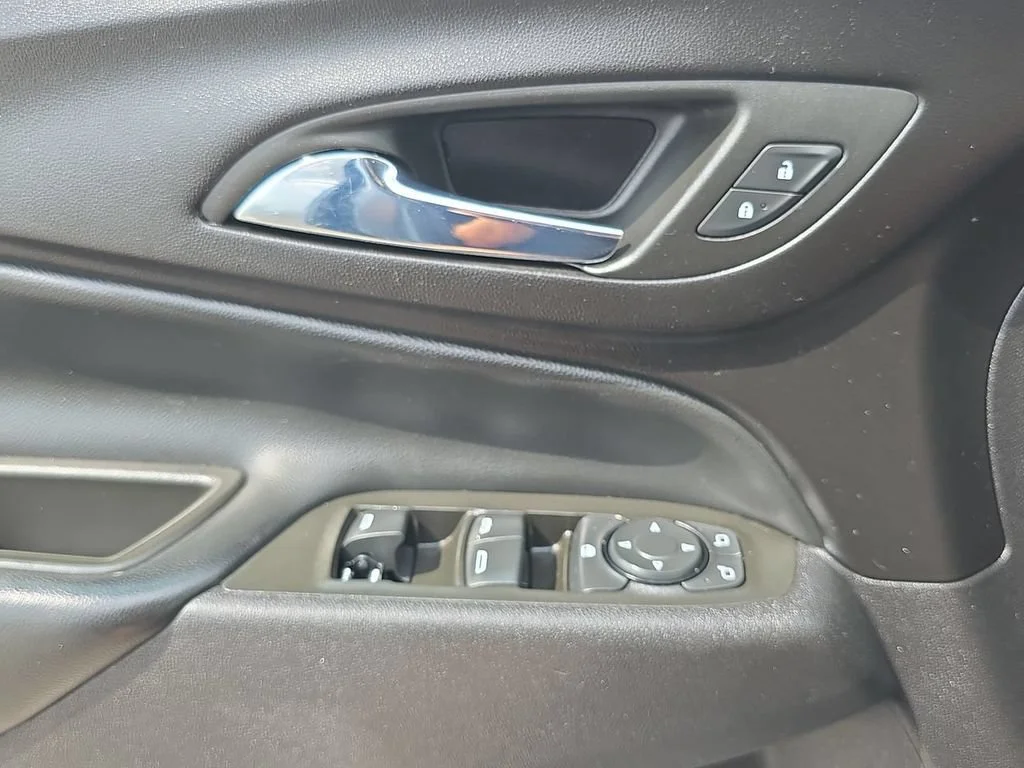 2024 Chevrolet Equinox LT - Photo 24