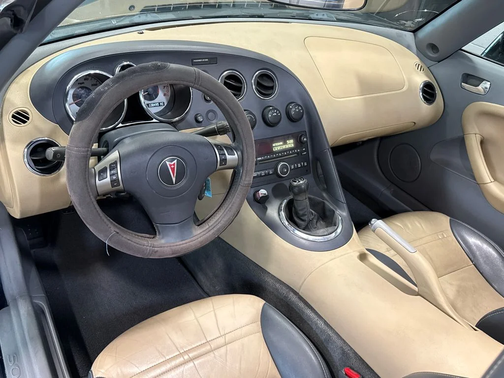 Used 2006 Blue Pontiac Base image 5